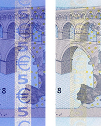 Glanzstreifen auf der Rückseite einer 5-Euro-Banknote