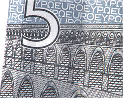 Mikroschrift auf der Rückseite einer 5-Euro-Banknote