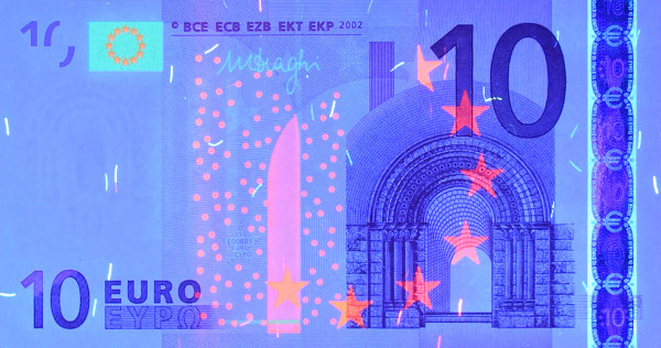 Hilfmittel UV-Licht auf der Vorderseite einer 10-Euro-Banknote