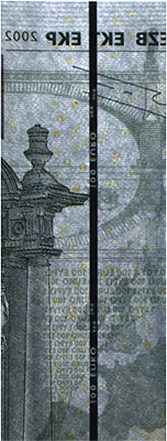 Sicherheitsfaden auf der Rückseite einer 100-Euro-Banknote