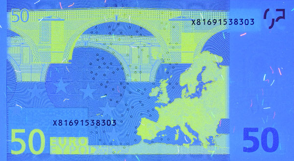 Hilfsmittel UV-Licht auf der Rückseite einer 50-Euro-Banknote