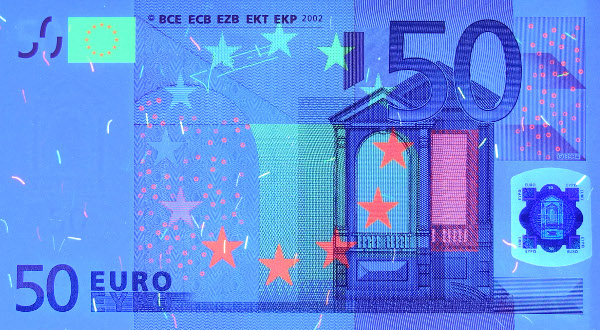 Hilfsmittel UV-Licht auf der Vorderseite einer 50-Euro-Banknote