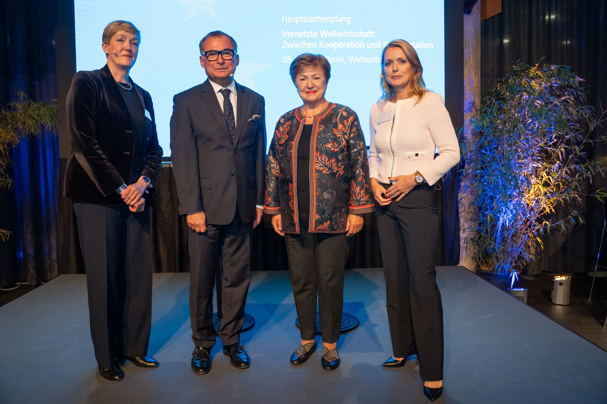 Constanze Stelzenmüller, Joachim Nagel, Kristalina Georgieva und die Moderatorin Astrid Frohloff beim Hauptstadtempfang ©Heiko Laschitzki